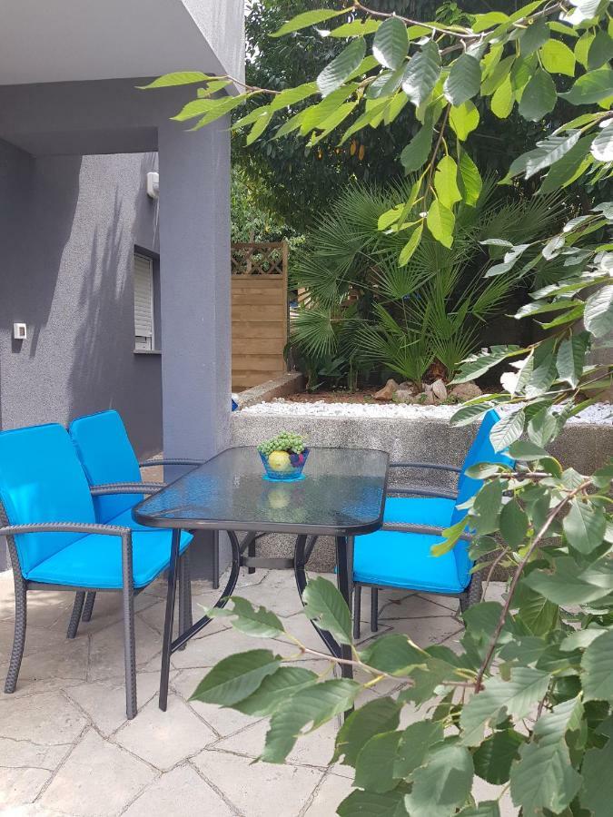 Vigo Apartman Пула Екстериор снимка