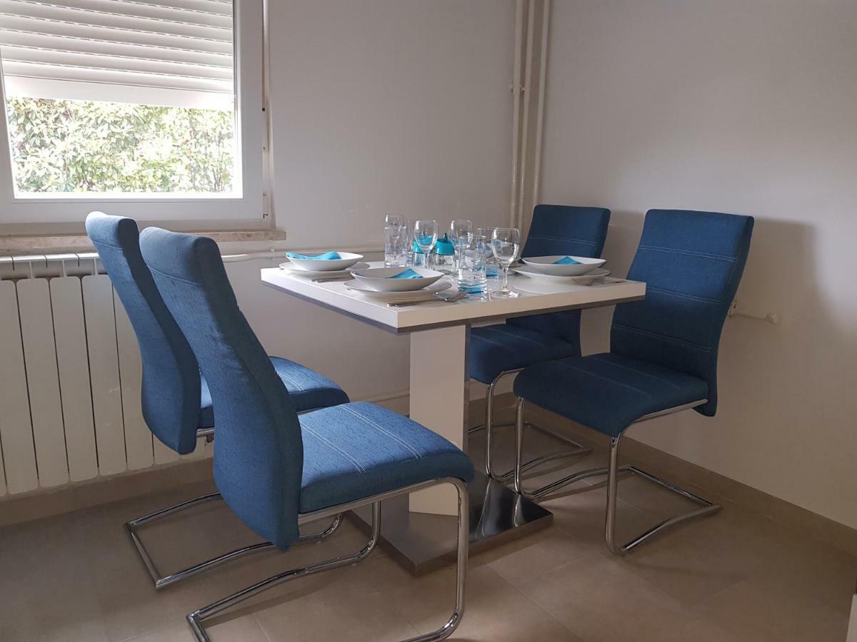 Vigo Apartman Пула Екстериор снимка